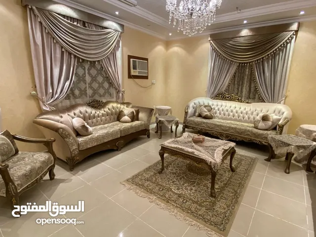 كنب ملكي كلاسيك للبيع