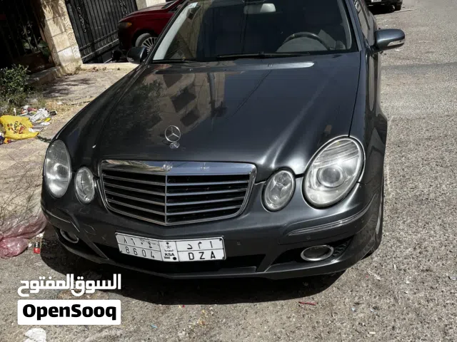 2008 مرسيدس بنز الفئة-E E 200