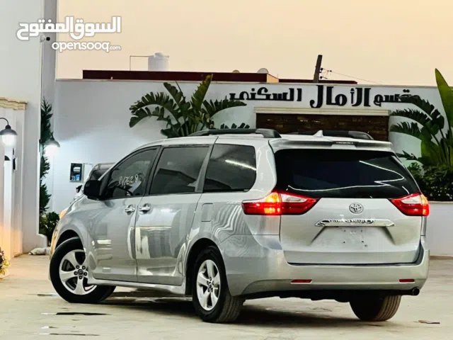 Used Toyota Sienna in Tripoli