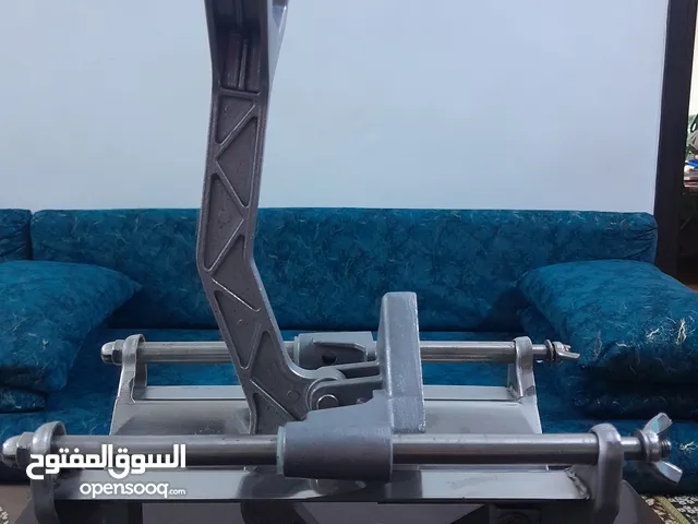 مكينة فرم بطاطا و غيرها من الاطعمة للبيع بسعر جيد و مناسب للجميع . غير مستعملة ما زالت جديدة .