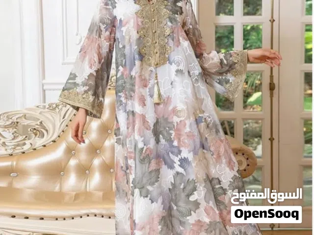 جلبيه وفساتين