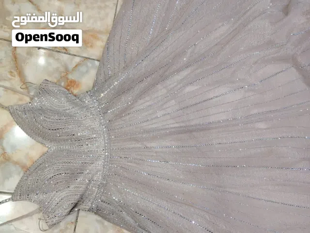 فستان حنة او عرس جديد ونظيف 100/100