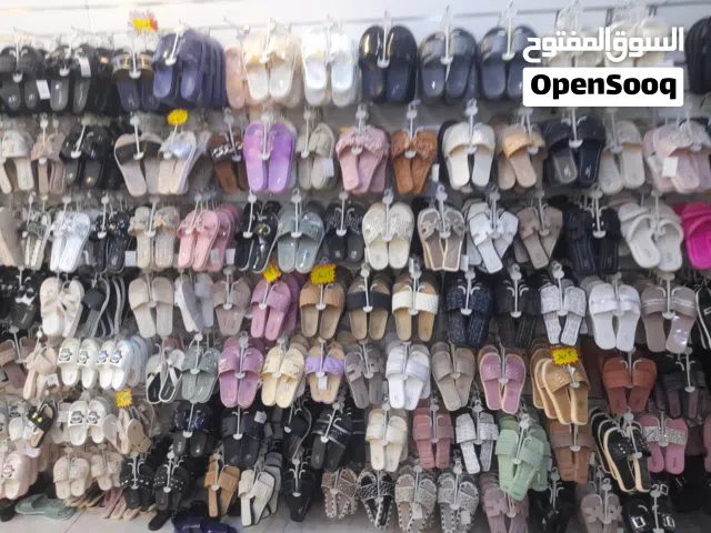 كوتشي للأحذية في اربد شارع القدس ، غرب حلويات العربي 50 م .