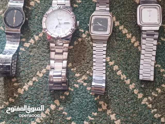 ساعه يد بحاجه الى بطريه بس