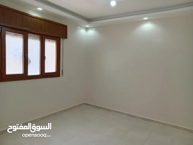 200 m2 3 Bedrooms Townhouse for Rent in Tripoli Al-Serraj