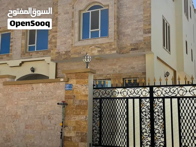 392 m2 5 Bedrooms Villa for Sale in Muscat Al Mawaleh