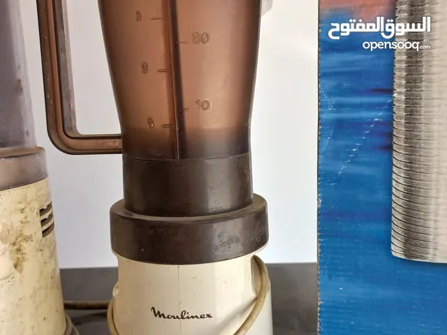 خلاط مونيلكس فرنساوي بحاله ممتازه يحتاج شفشق فقط بسبب الركنة والقديم موجود البيع لعدم الاستخدام