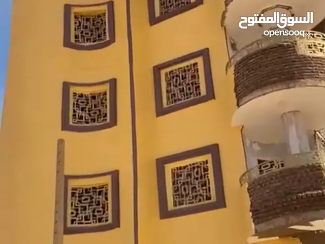 عمارة في سوق ليبيا قندهار مصممة ل7طوابق مشطبة 5 طوابق بها بدروم كل طابق بها 4 شقق تصميم اسانسير وس