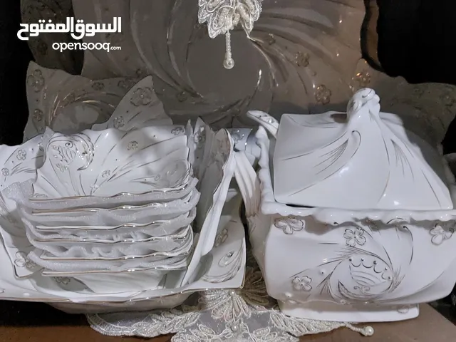 طقم صينى نوع فاخر جديد غير مستعمل 135 قطعة صنع الفليبين مختوم