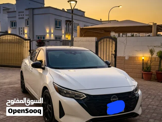 سيارة نيسان سنترا SR 2025 شبه جديد ممتازة مع مواصفات كاملة ومرخصة للبيع