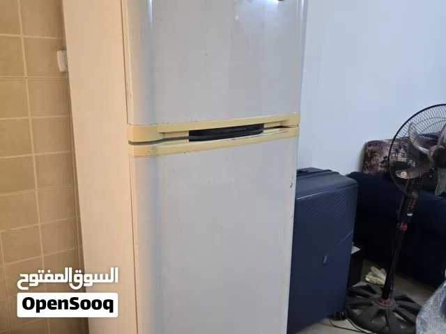 ثلاجة (جولد ستار) مستعملة للبيع