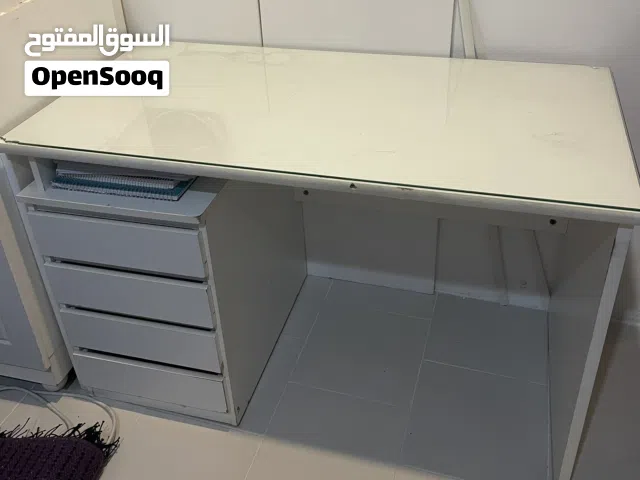 مكتب دراسي وكرسي