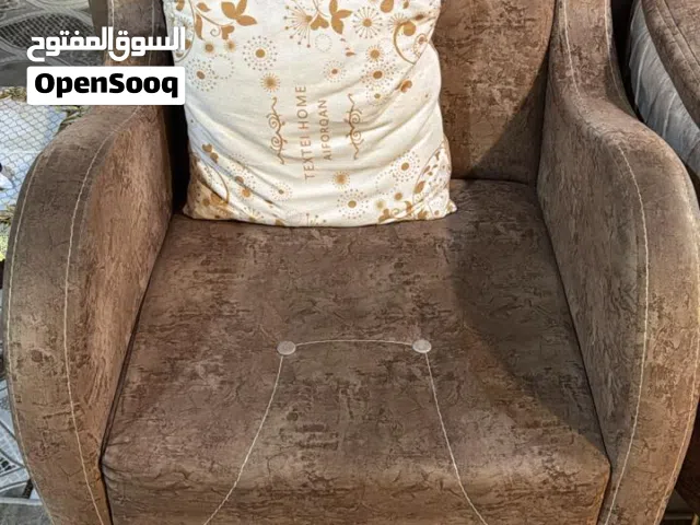 قنفة وكرسين مع الكوشات