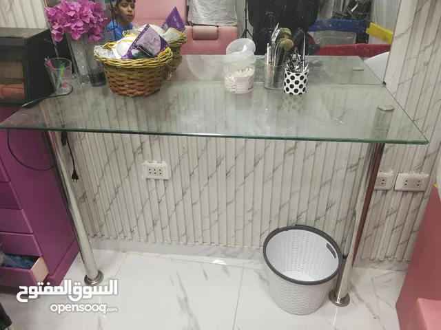 صالون نسائي من الداخل للبيع