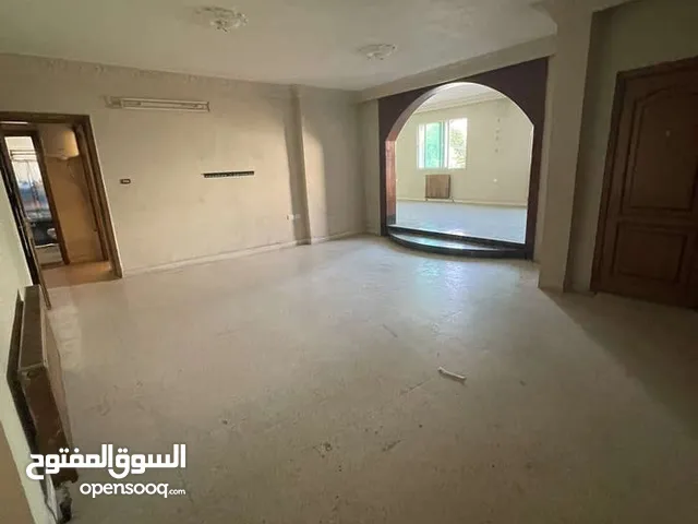 شقة مميزة فارغة للايجار في منطقة الدوار السابع