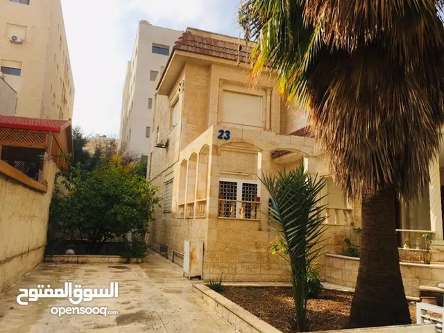 352m2 4 Bedrooms Villa for Sale in Amman Daheit Al Rasheed