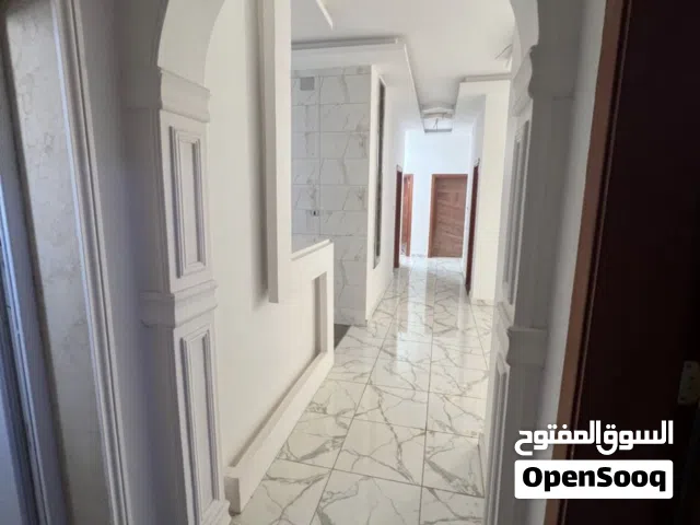 140 m2 4 Bedrooms Townhouse for Rent in Tripoli Ain Zara