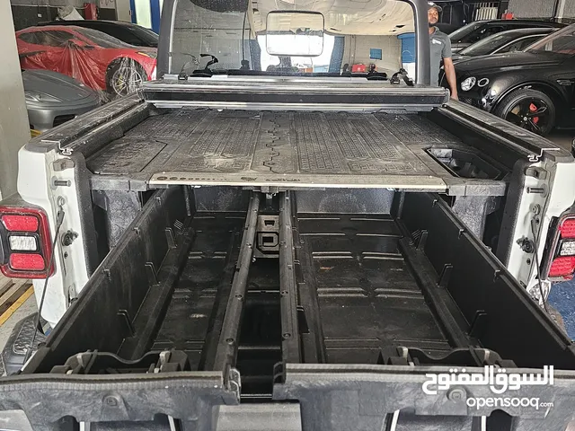 jeep gladiator storage system