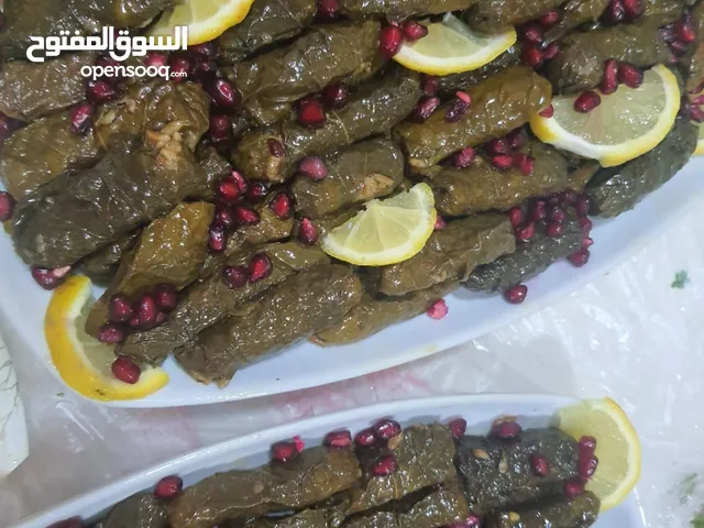 اكل طبخ بيتي على استعداد لطبخ جميع الأطباق وعمل الحلويات بجميع انواعها وكافة السلطات والتبولات