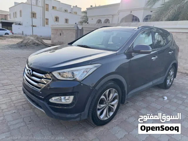 هيونداي سنتافي دفع رباعي المستخدم الاول  وكالة عمان موديل 2015 بدون حوادث فيها صبغة تجميلية للبيــــ