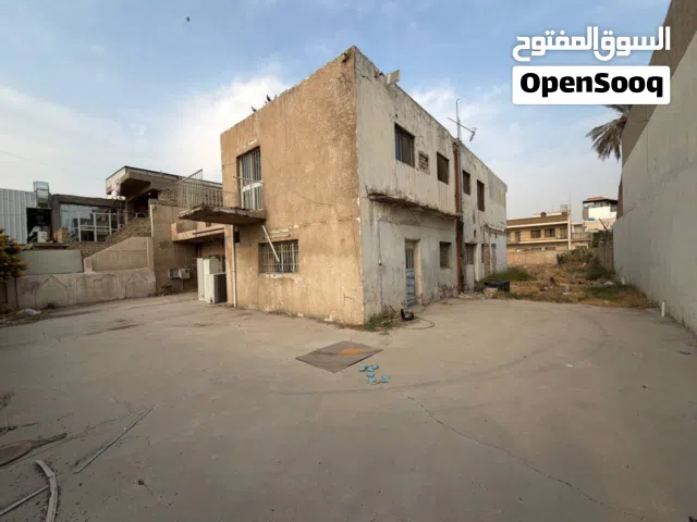 ايجار او استثمار مساحه 1600 متر اليرموك 4 شوارع