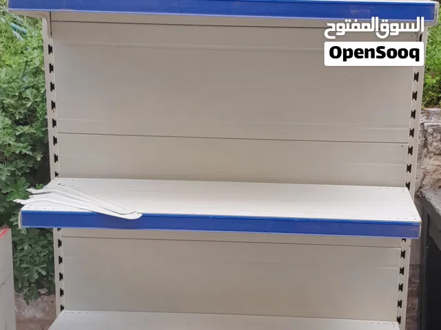 ستاند مع رفوف عرض بضاعة للسوبرماركتات والمحلات