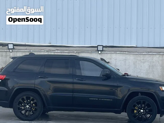 2016, جيب, جراند شيروكى, Laredo