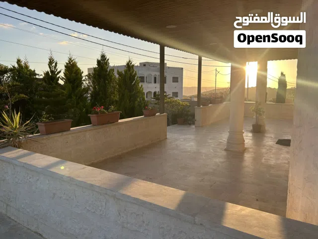 فيلا للبيع في المنشية الكرك