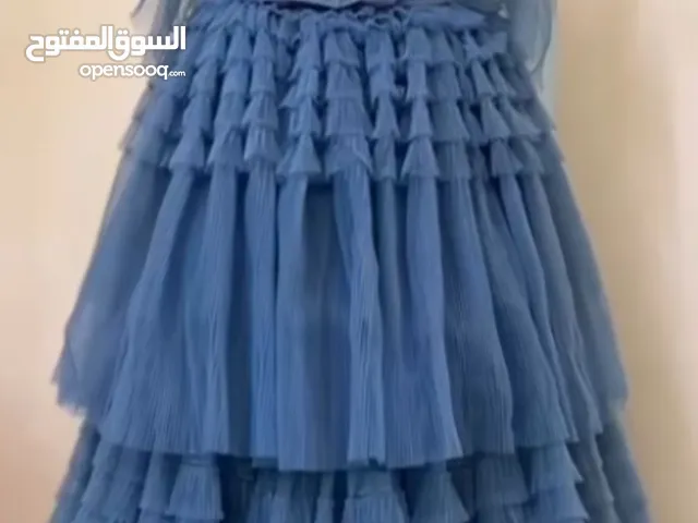 فستان خطوبه للبيع جديد السعر ب200