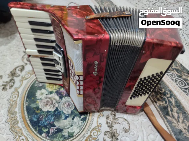 آلة من آلات الفن العريق اكرديون galotta