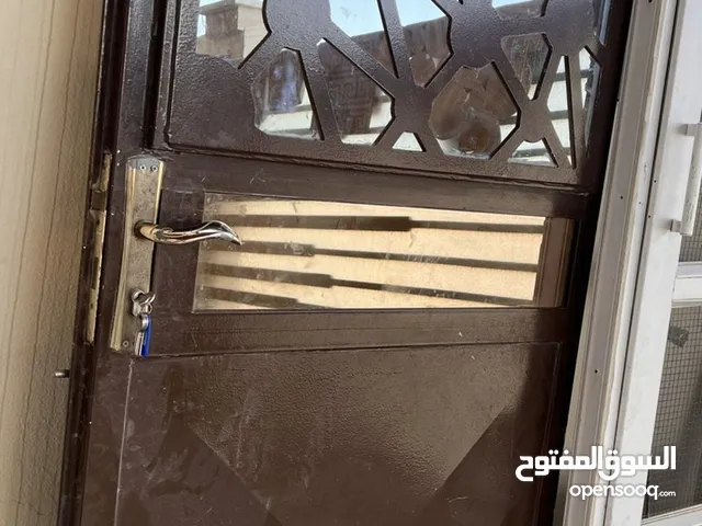 باب حديد مستعمل