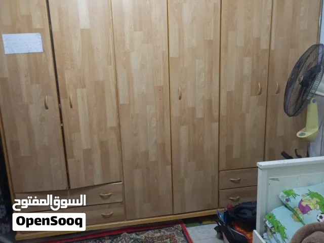 خزانة بحالة ممتازة