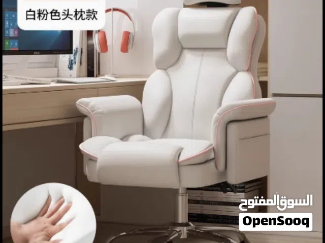 كرسي مدير جلد فاخر لون ابيض و خط زهري  JD 99.00 كرسي مريح -كرسي فخم ـ طبي