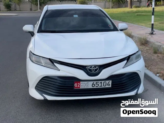 كامري 2019 لؤلؤي ابيض تكسي سابقاً