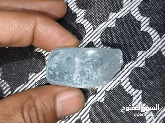 حجار أكوامارين طبيعي