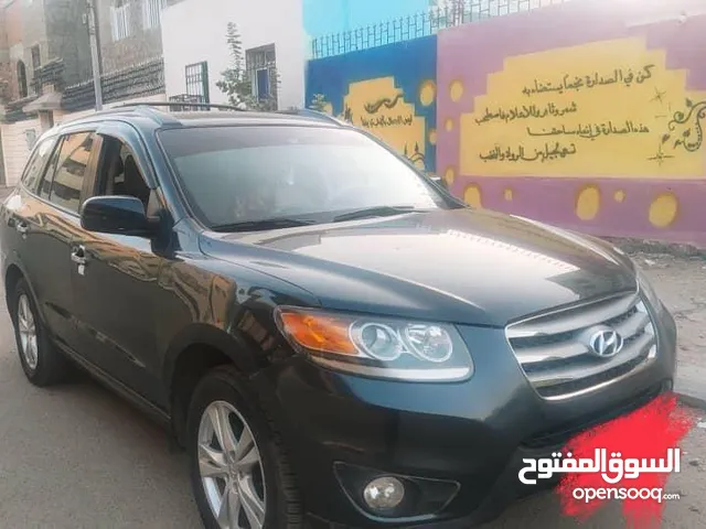 Hyundai Santa Fe 2012 in Aden