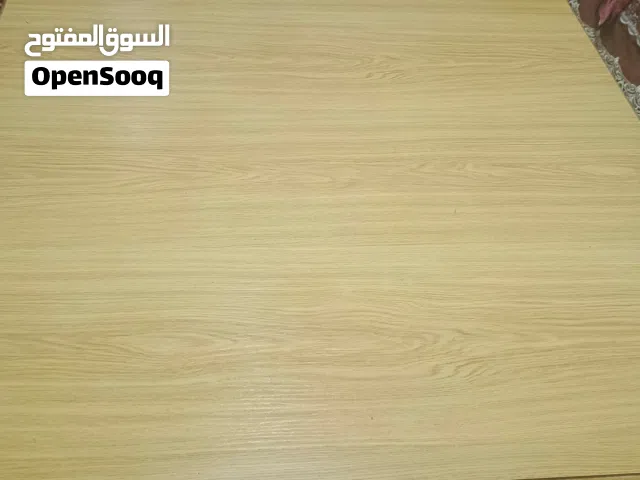 طاولة صغيرة وطاولة وسط للبيع بسعر 50