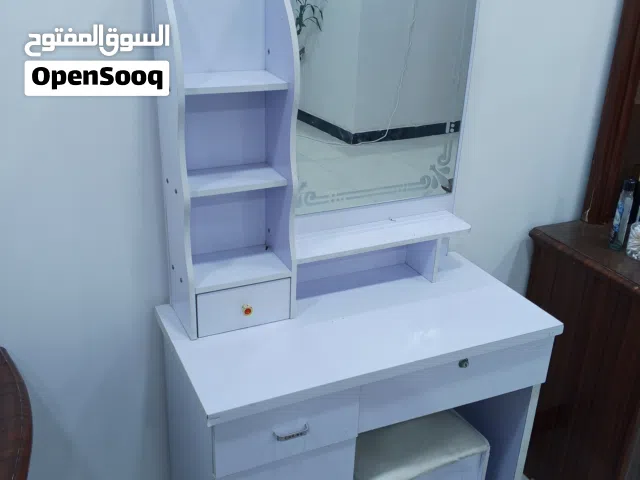 ميز تولايت