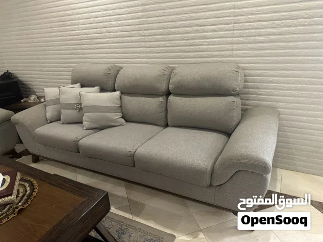 غرفة ضيوف كاملة طقم كنب + سفرة بحالة جيدة جداً