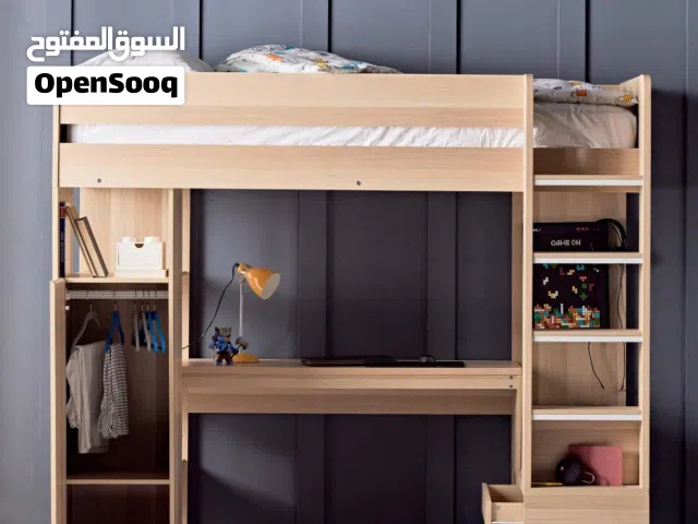 سرير ايكيا مع مكتب بحاله ممتازه قبل 6 اشهر الشراء مع فرشه ونظيف مافي مشاكل