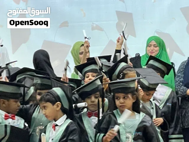 الاستاذة/ زينب خطاب  معلمة متابعة من صف أول لخامس تخصص لغة عربية  ماجستير تربية ومحفظة قرآن