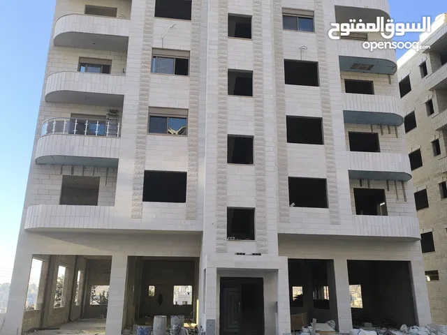 شقة عظم مميزة و محلات للبيع قرب مستشفى نابلس التخصصي/ شارع الجامعة الحرم القديم ... طابق ثالث. .