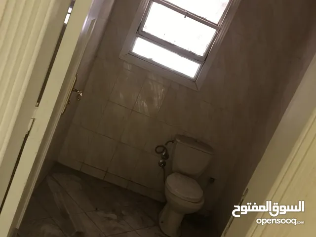 مخزن للإيجار في مدينه نصر بموقع متميز 200 متر تشطيب لوكس