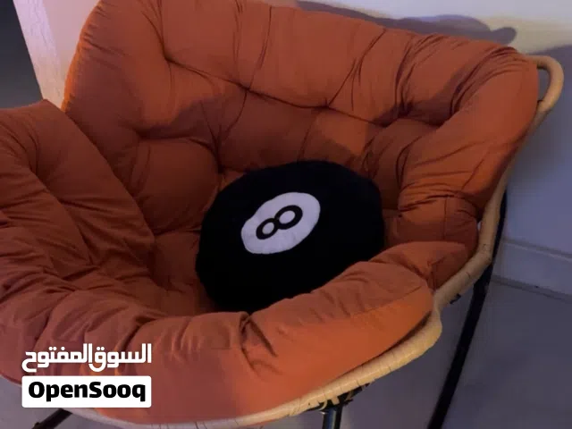 كرسي هزاز بلون برتقالي