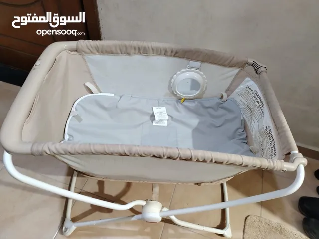 سرير مهد للأطفال امريكي بحالة الجديد