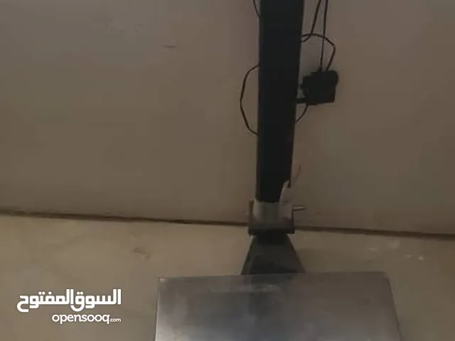 ميزان متعدد الاستخدامات والآوزان ب مافيه اي عيب نضيف جدا وشغال