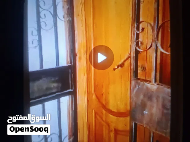 شقةارضية للبيع والاستثمار في باب بن غشير تطل علي الطريق الرئيسي بالقرب من شيل الراحلة