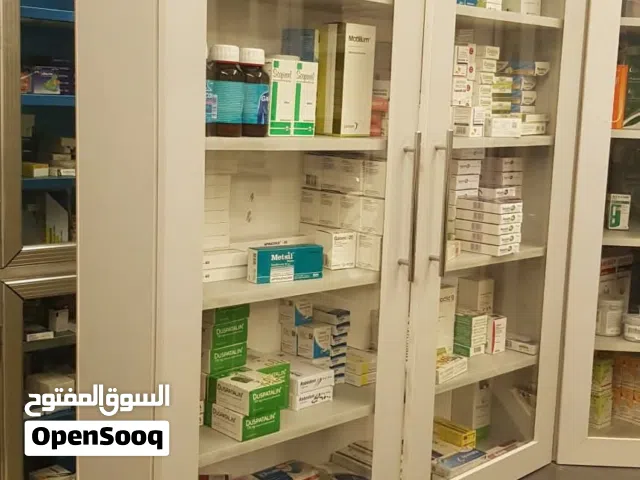 اثاث صيدلية للبيع بسعر مناسب