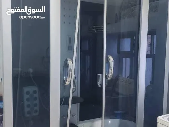 للبيع حمام جاكوزي استعمال نظيف وبسعر مناسب