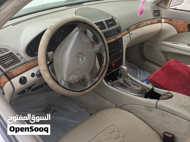 2005 مرسيدس بنز الفئة-E E 200